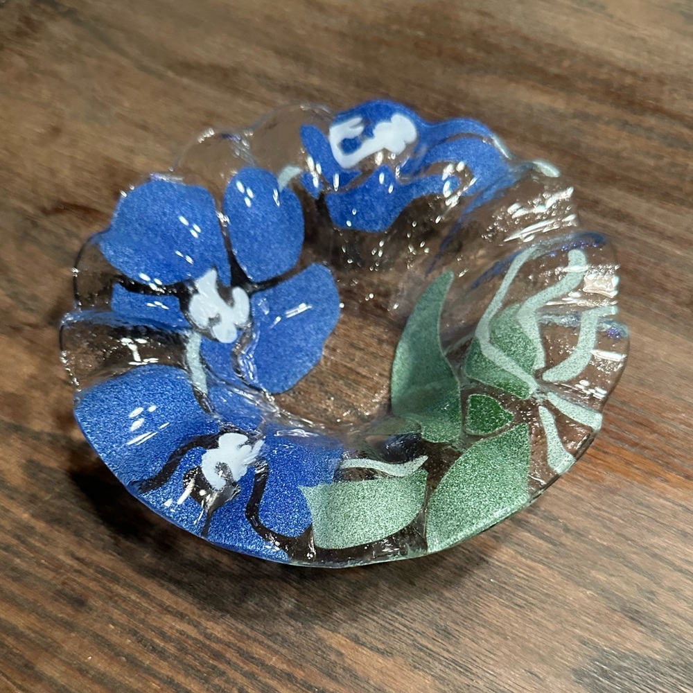 Sydenstricker Glass Berry Bowl